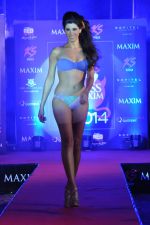 Model walk the ramp at Miss Maxim Bikini show in Mumbai on 15th Sept 2013 (183).JPG
